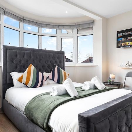 Serviced Ensuite Modern Studio - Sleeps 2 - Near Wembley Stadium - Good Transport Link To Central London - Harrow Ha3 Hatch End Buitenkant foto