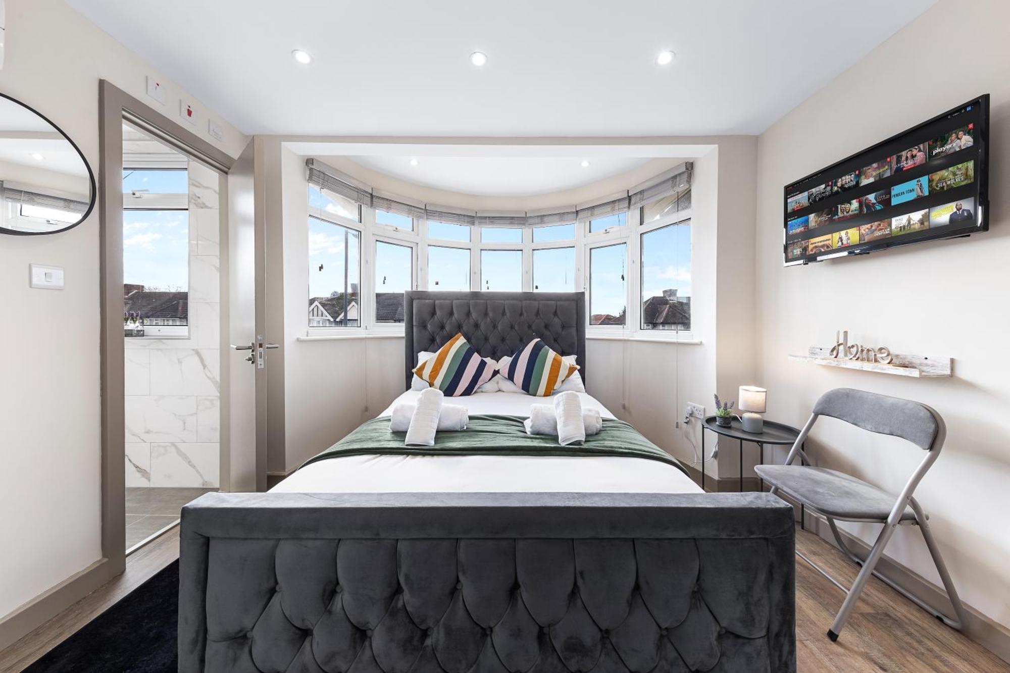 Serviced Ensuite Modern Studio - Sleeps 2 - Near Wembley Stadium - Good Transport Link To Central London - Harrow Ha3 Hatch End Buitenkant foto