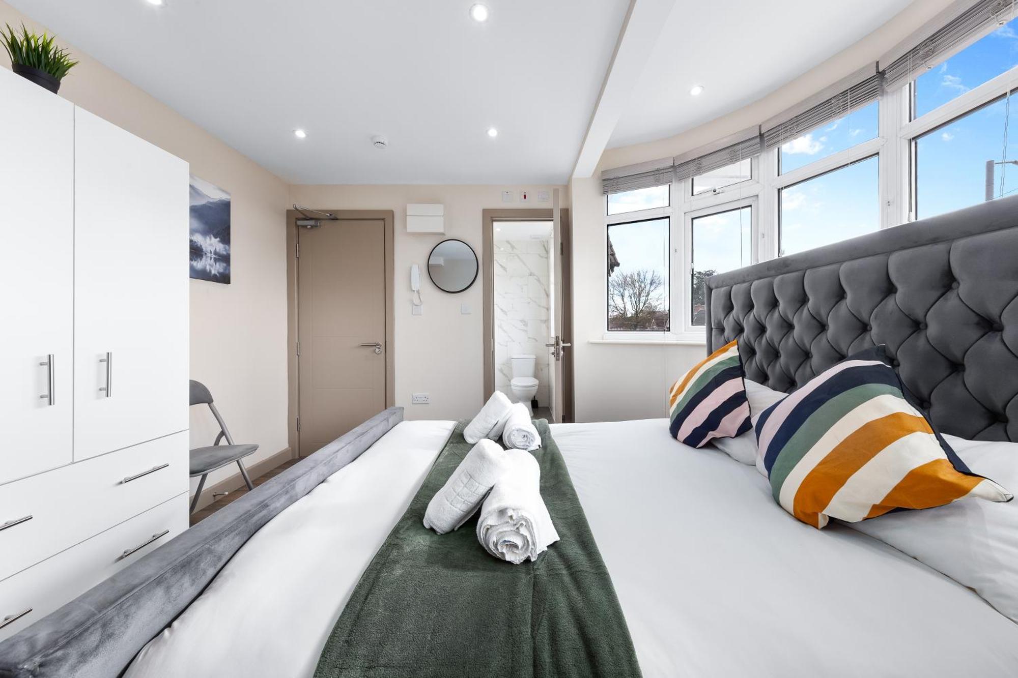 Serviced Ensuite Modern Studio - Sleeps 2 - Near Wembley Stadium - Good Transport Link To Central London - Harrow Ha3 Hatch End Buitenkant foto