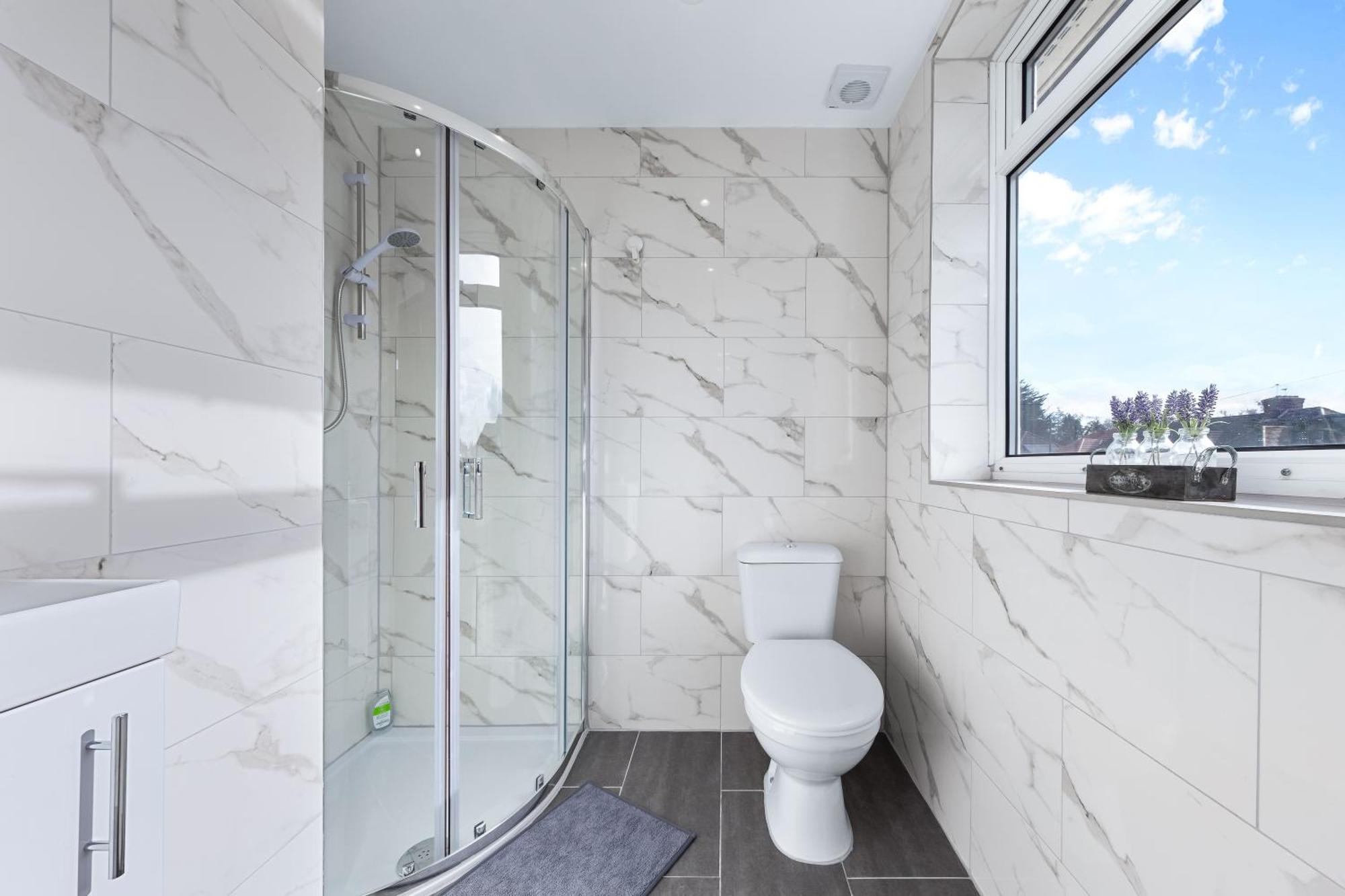 Serviced Ensuite Modern Studio - Sleeps 2 - Near Wembley Stadium - Good Transport Link To Central London - Harrow Ha3 Hatch End Buitenkant foto