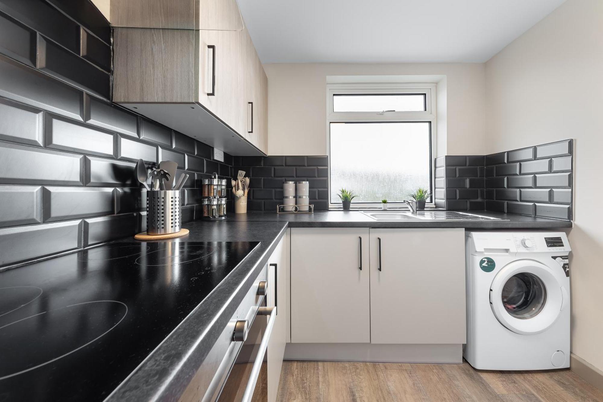 Serviced Ensuite Modern Studio - Sleeps 2 - Near Wembley Stadium - Good Transport Link To Central London - Harrow Ha3 Hatch End Buitenkant foto